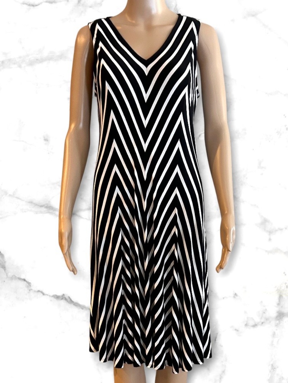 Sleeveless Black & White Chevron V-Neck Dress